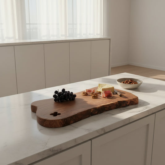 Planche de service / présentation en bois massif – pièce unique Maison Solano